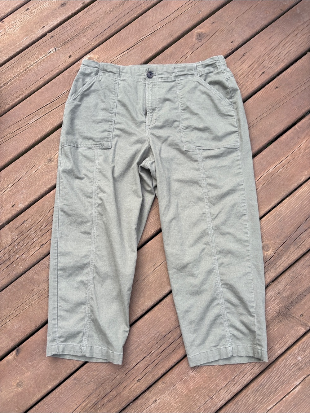 Christopher & Banks Olive Green Cargo capris size 14